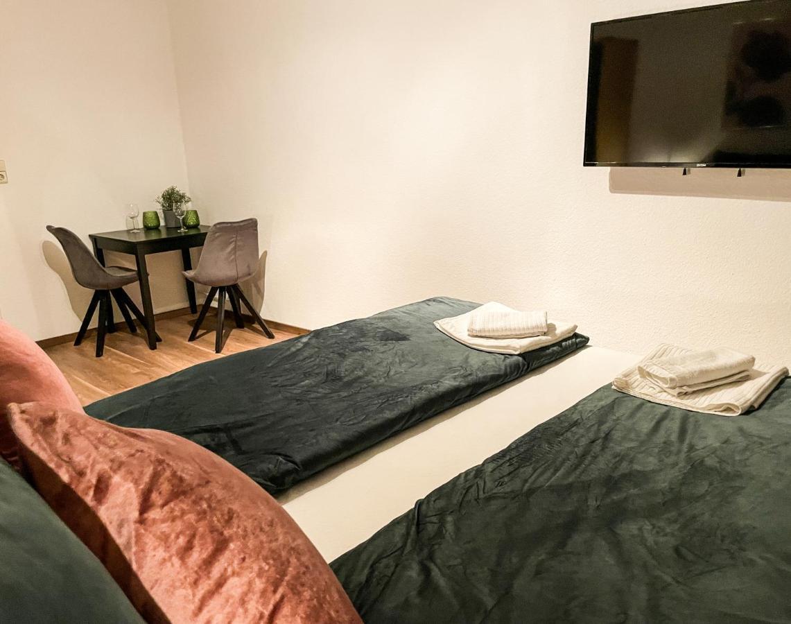 Apartment Fuer 3 Gaeste Kostenlose Parkplaetze Und Lift Hannover Eksteriør billede